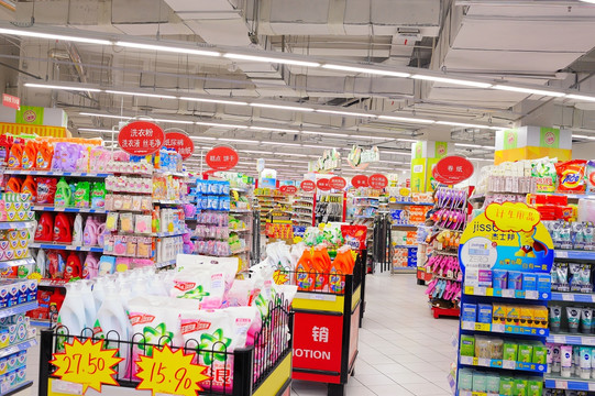超市酒水區(qū) 零售百貨行業(yè)的銷售引擎與運(yùn)營(yíng)實(shí)踐