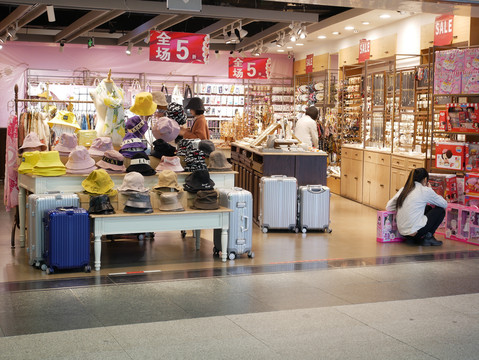 古裝店下載——從各行各業(yè)素材中汲取靈感的零售百貨之道